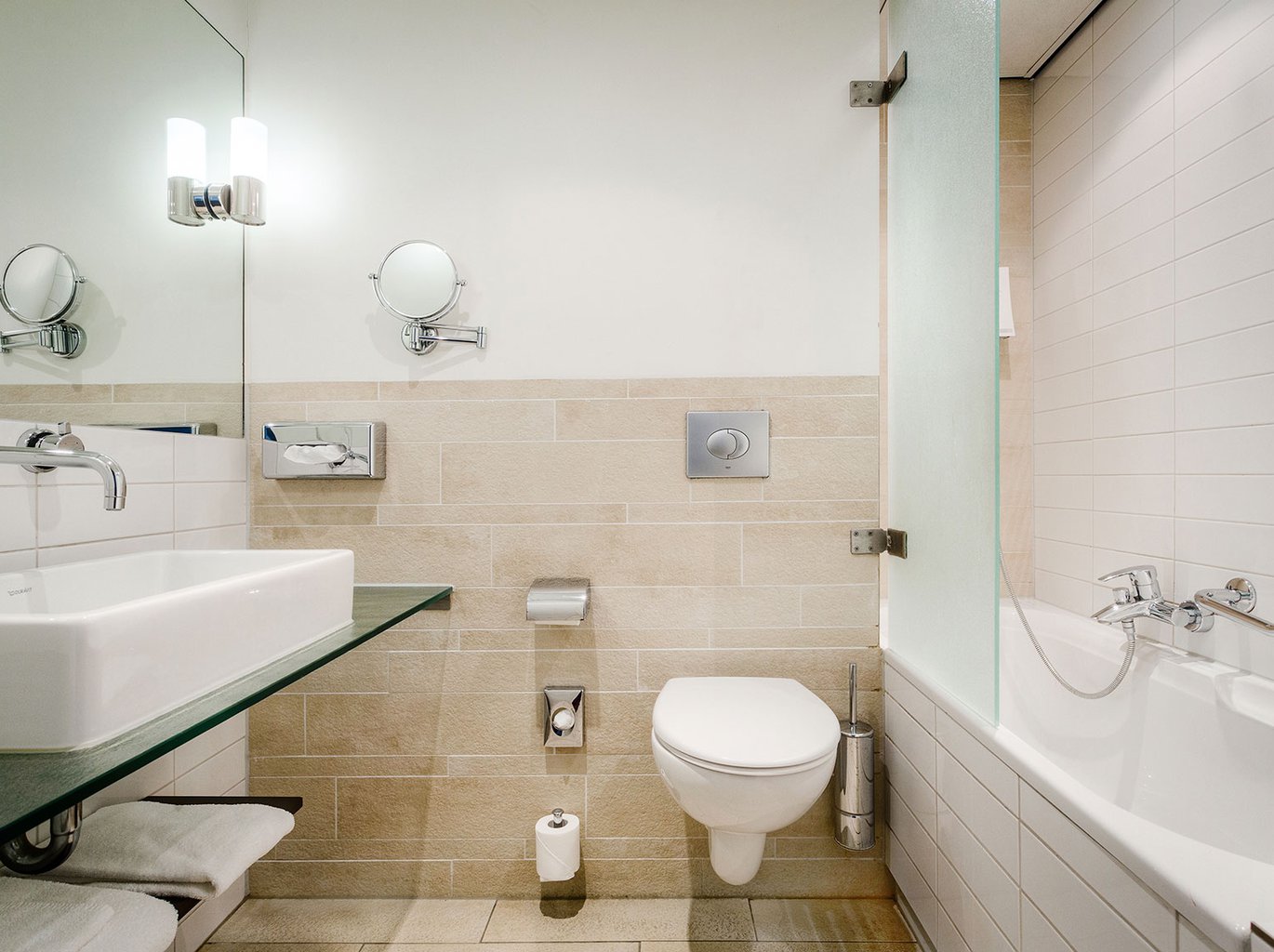 EH---ORANJE-HOTEL-LEEUWARDEN---BADKAMER---2.jpg