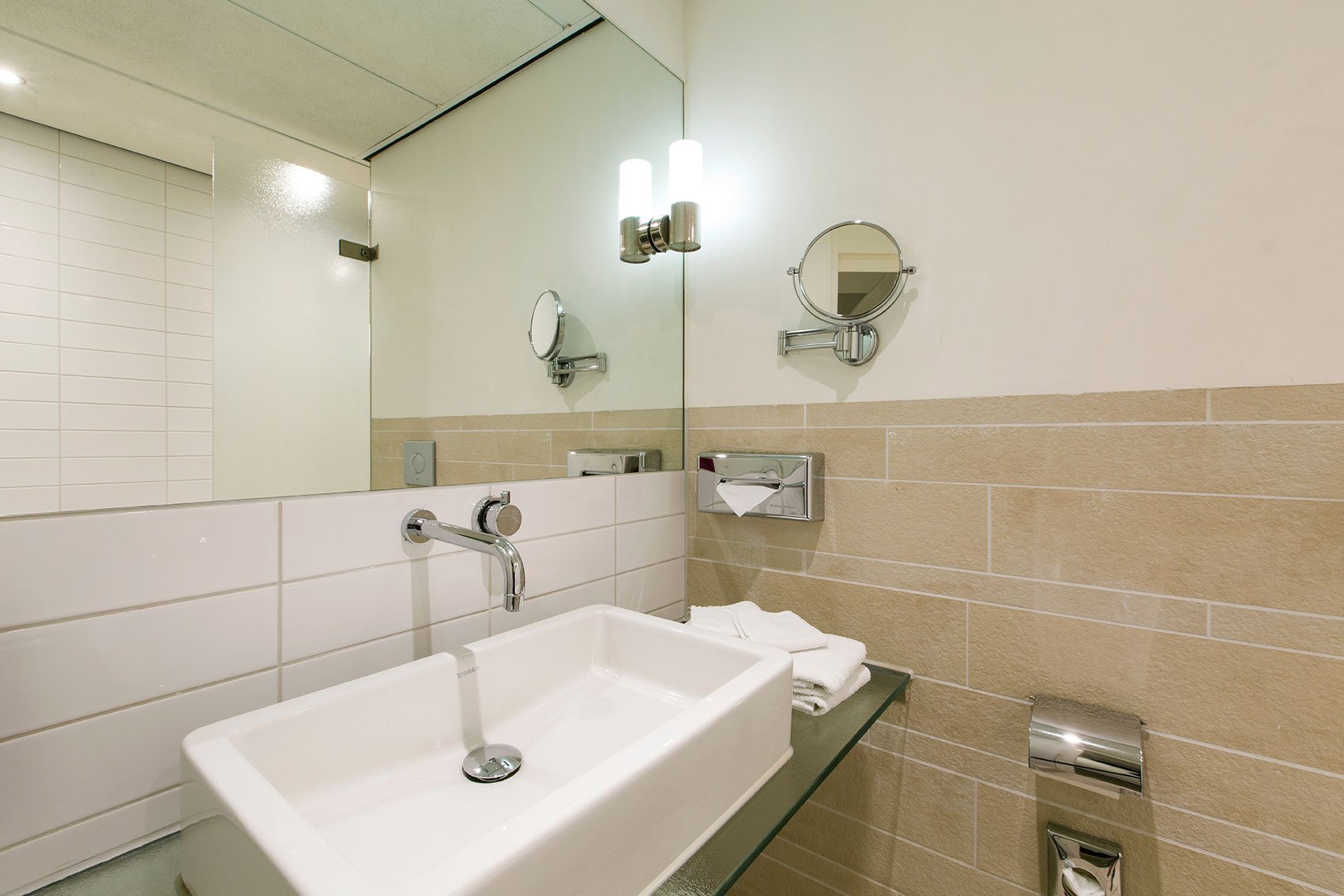 EH---ORANJE-HOTEL-LEEUWARDEN---BADKAMER---1.jpg