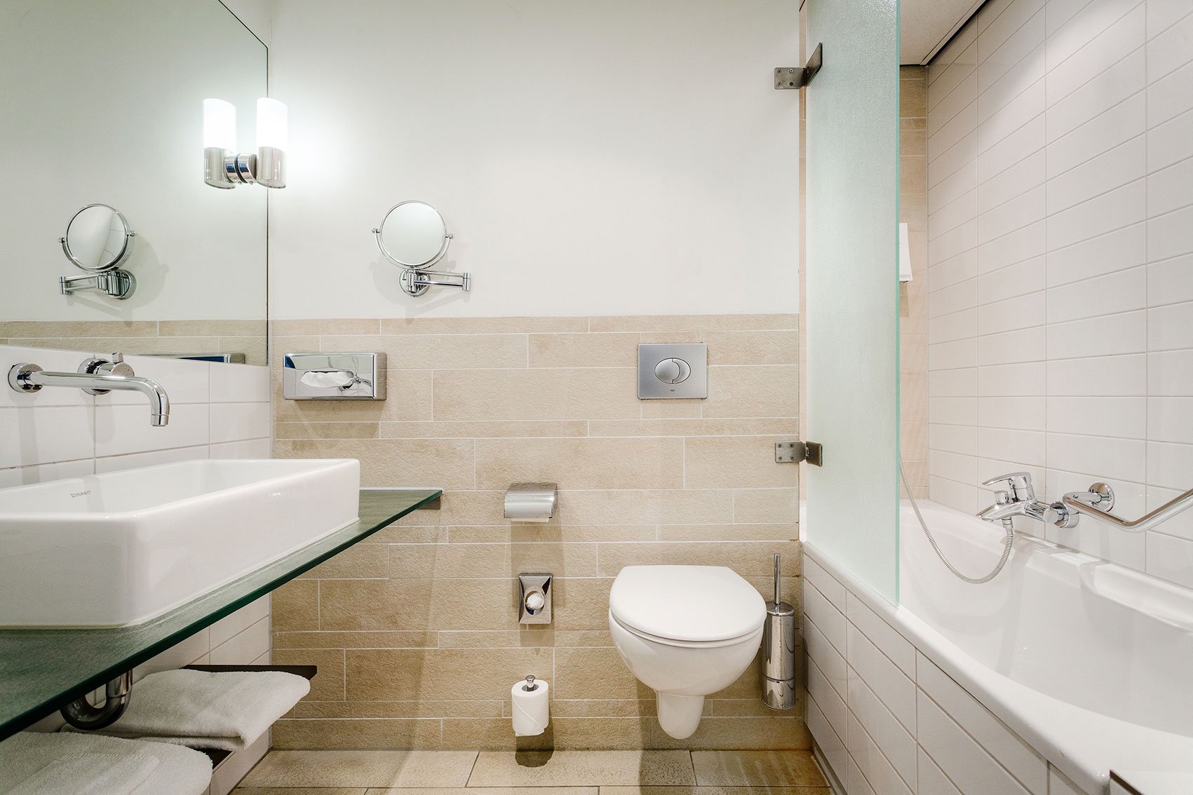 EH---ORANJE-HOTEL-LEEUWARDEN---BADKAMER---2.jpg