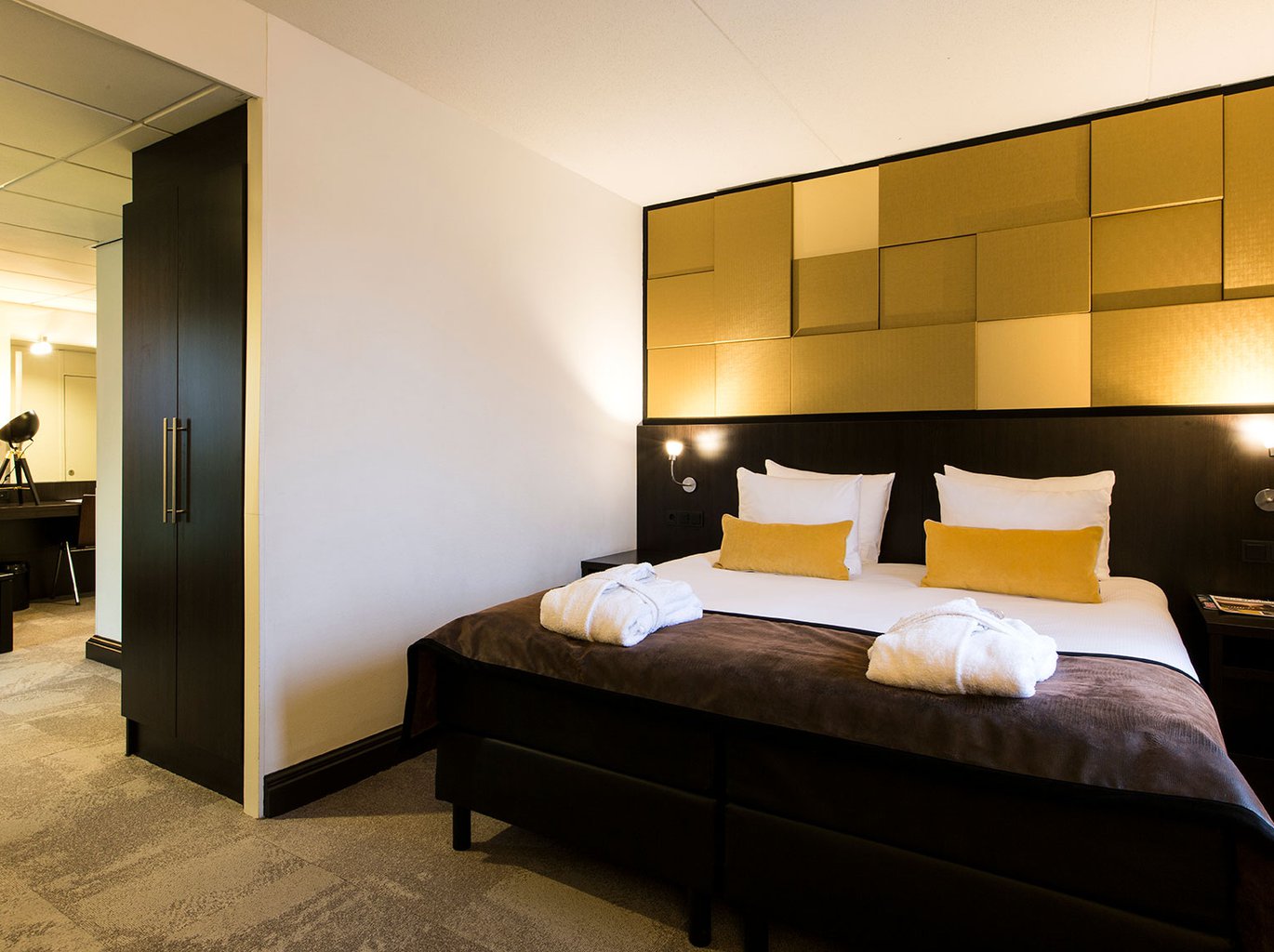 EH---ORANJE-HOTEL-LEEUWARDEN---SUPERIOR---1.jpg