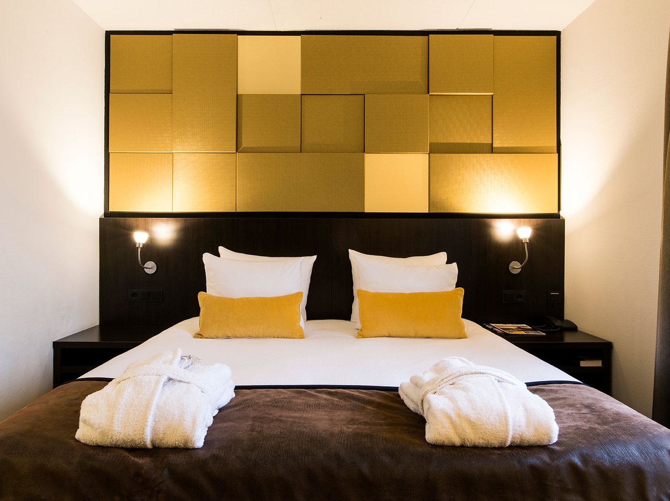 EH---ORANJE-HOTEL-LEEUWARDEN---SUPERIOR---2.jpg
